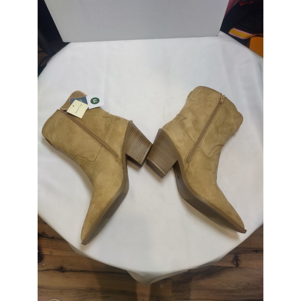 Universal Thread Womens Tan Faux Suede Western Pointed Toe Ankle Boots Size 11